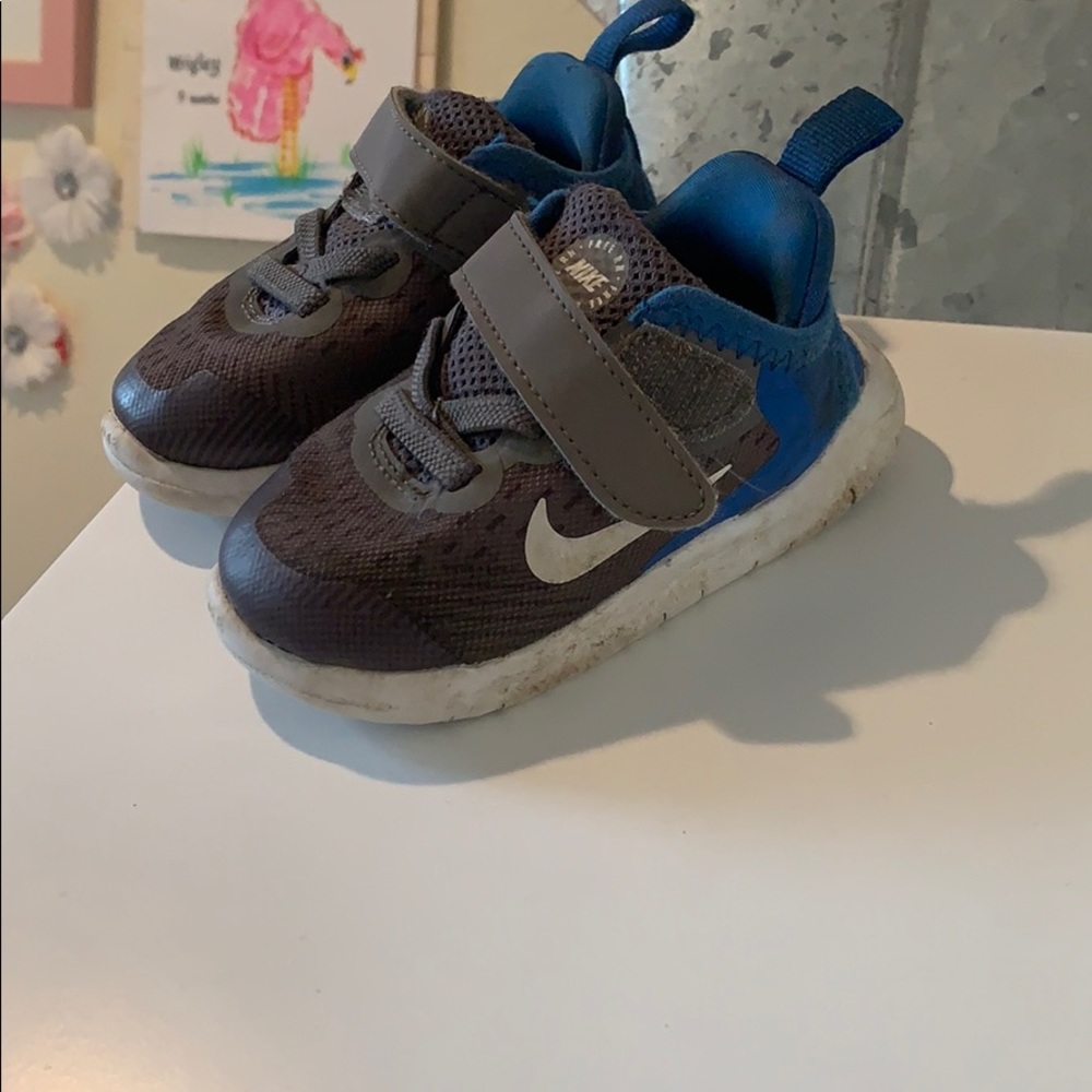 Baby boy Nike Free shoes - Picture 3 of 4